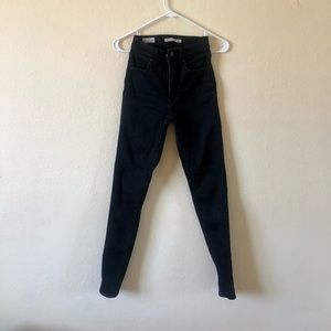 BLACK LEVIS JEANS